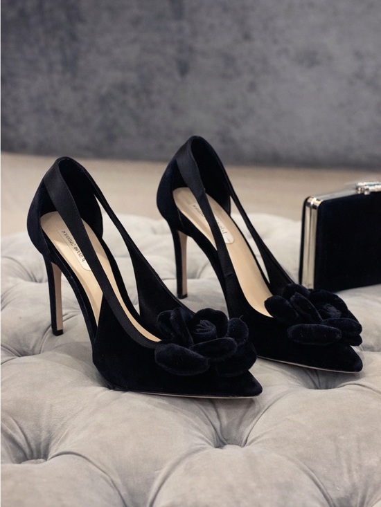 ANTONIO MELANI Shoes - NWT Antonio Melani Ester Velvet Flower Heel Pumps Sz 6,5 (no original box)